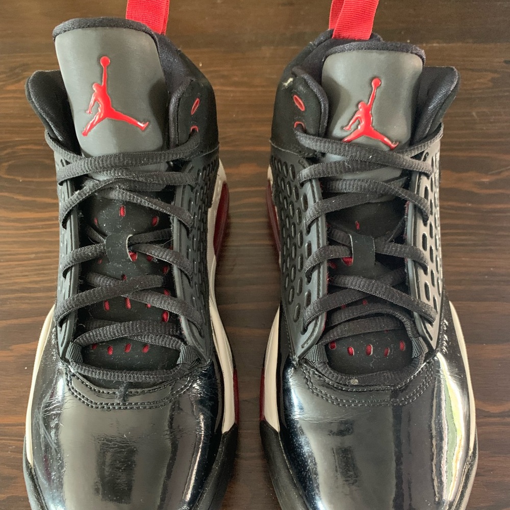 Big kids size 7 Jordan’s